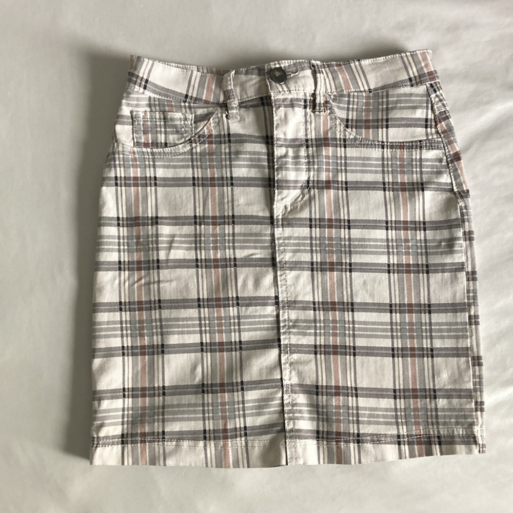 Plaid mini skirt